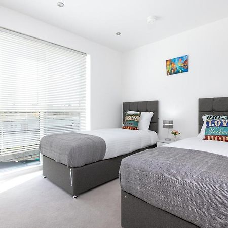 Skyvillion - Olympic View London Stratford Apartment Екстериор снимка