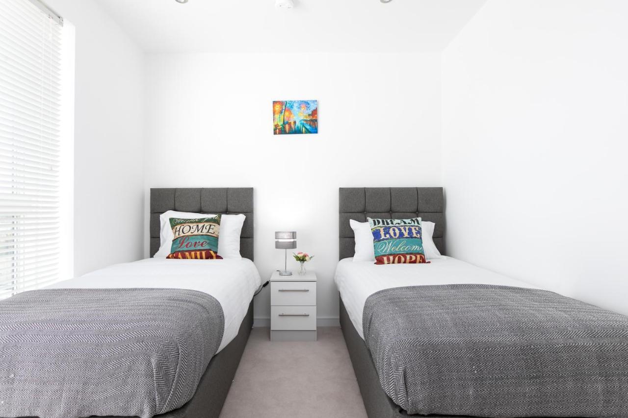 Skyvillion - Olympic View London Stratford Apartment Екстериор снимка