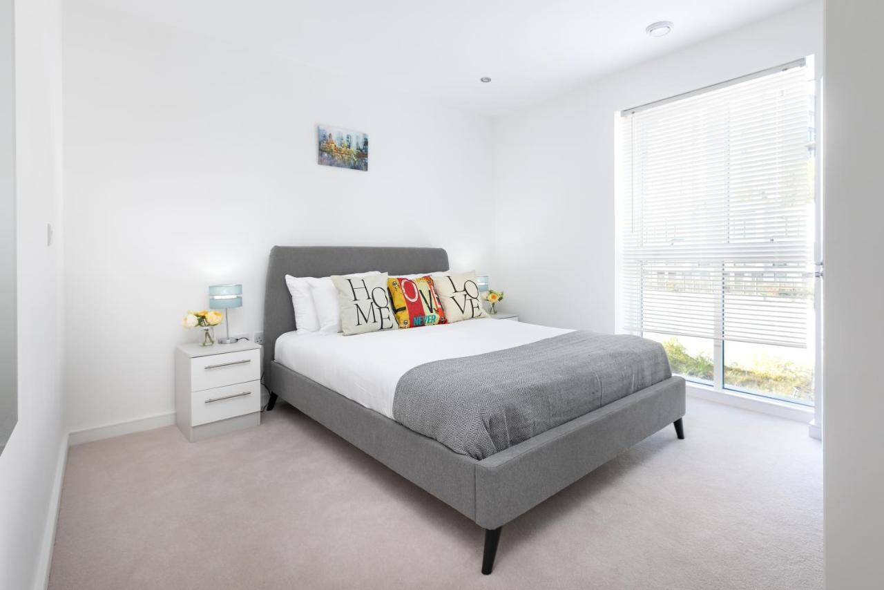 Skyvillion - Olympic View London Stratford Apartment Екстериор снимка
