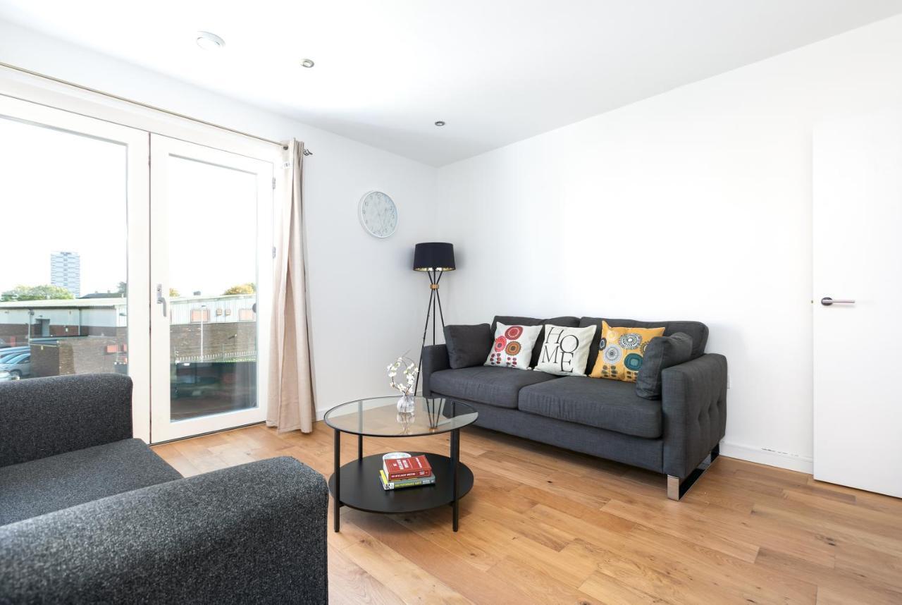 Skyvillion - Olympic View London Stratford Apartment Екстериор снимка