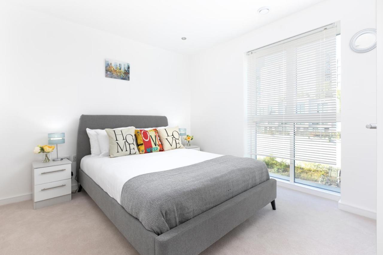 Skyvillion - Olympic View London Stratford Apartment Екстериор снимка