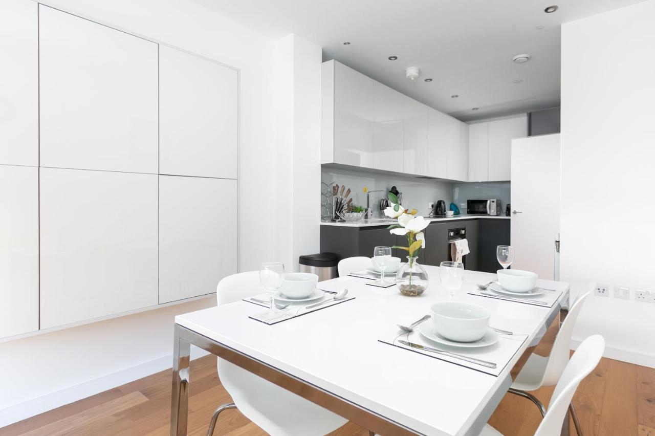 Skyvillion - Olympic View London Stratford Apartment Екстериор снимка