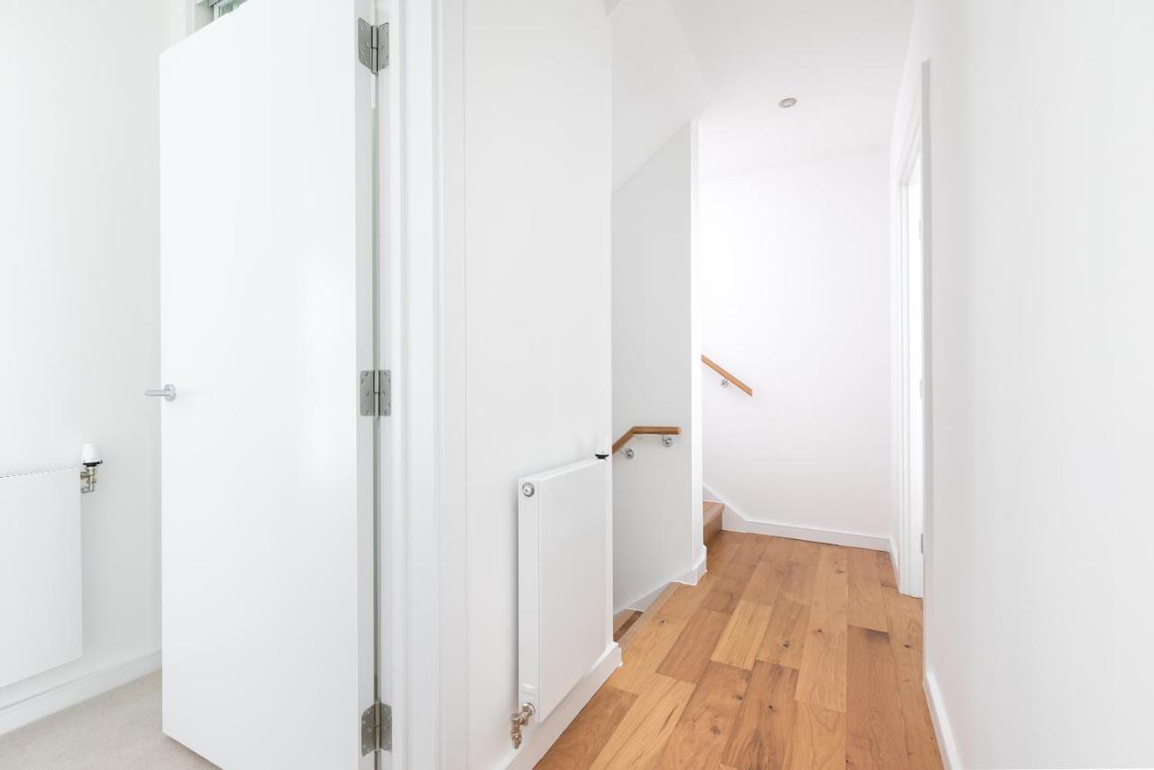 Skyvillion - Olympic View London Stratford Apartment Екстериор снимка