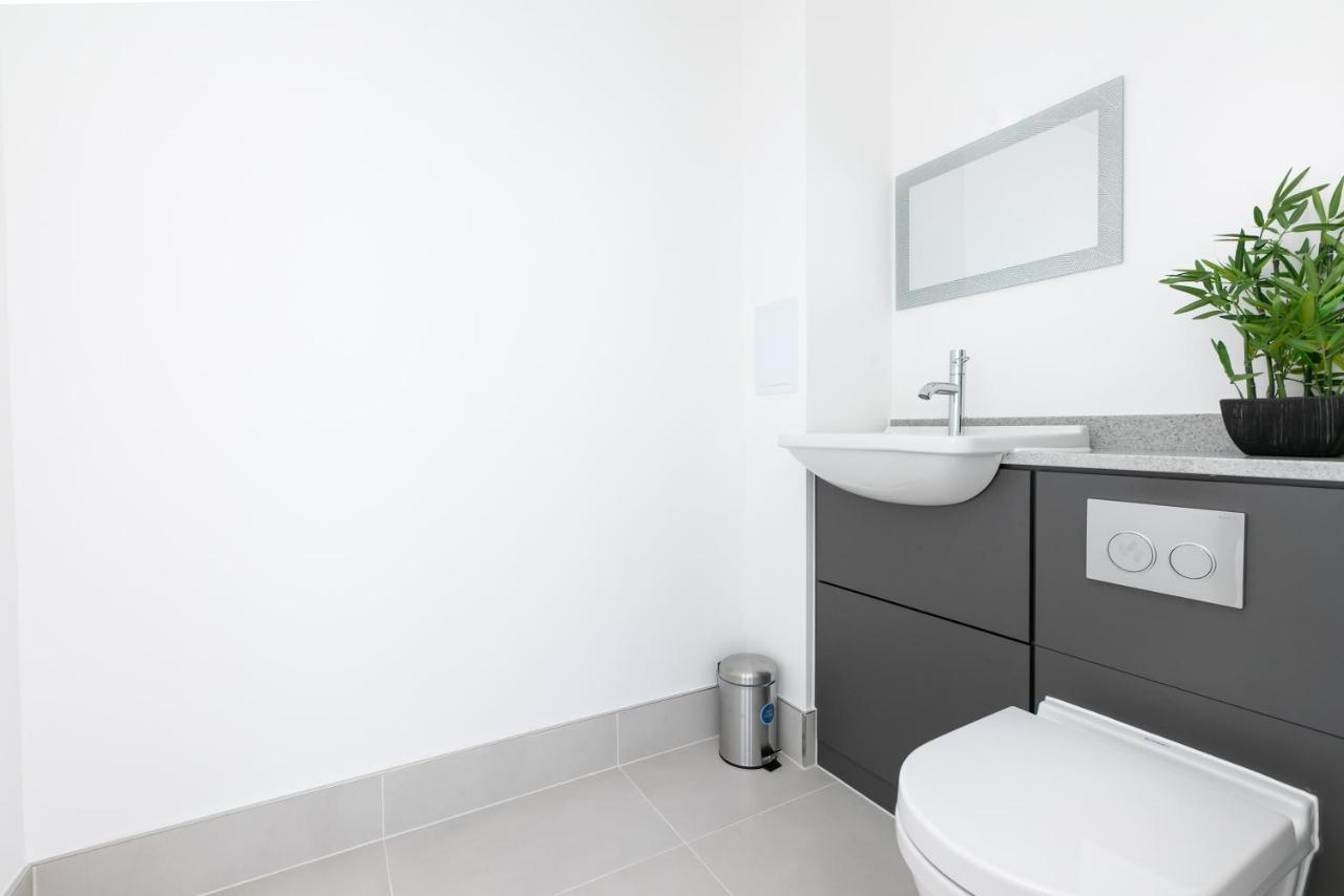 Skyvillion - Olympic View London Stratford Apartment Екстериор снимка