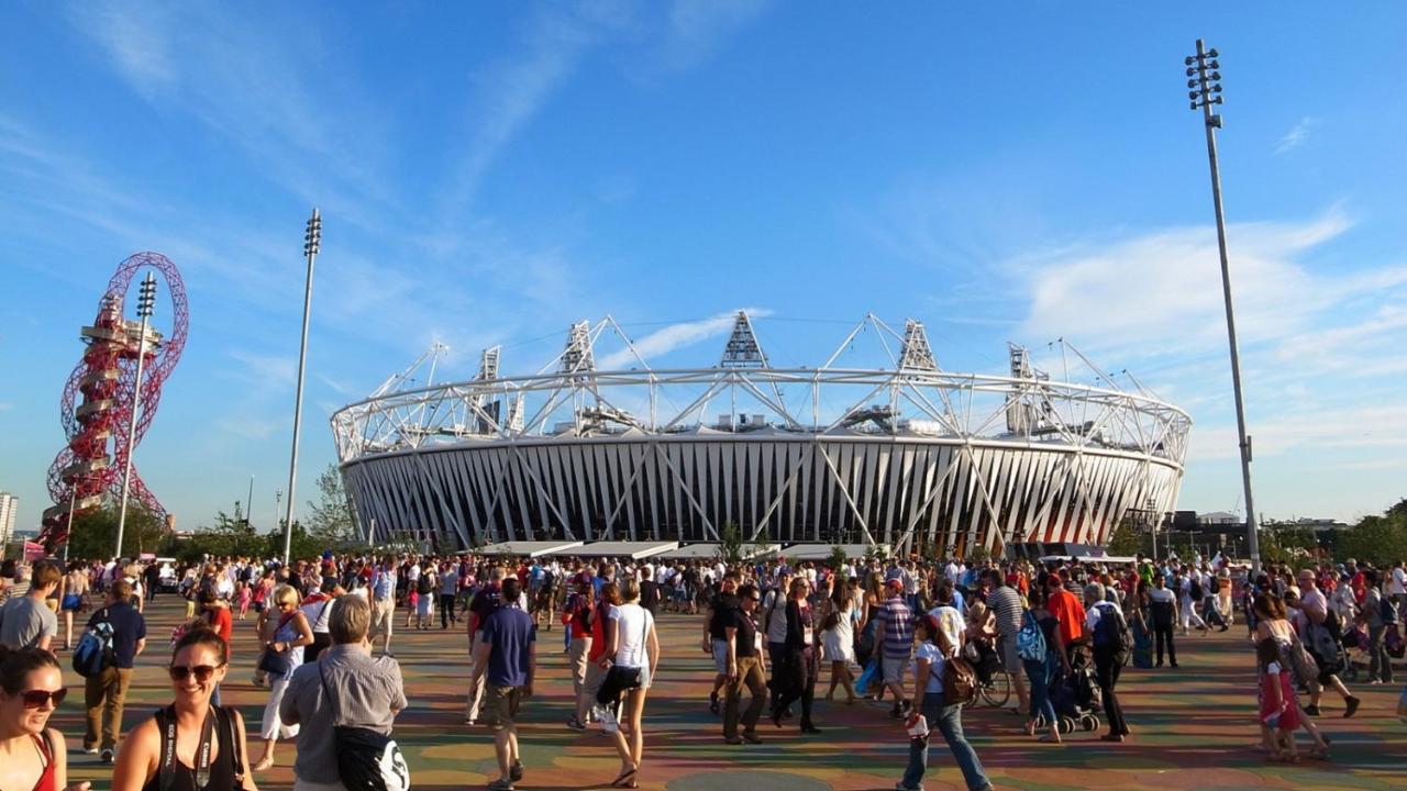 Skyvillion - Olympic View London Stratford Apartment Екстериор снимка